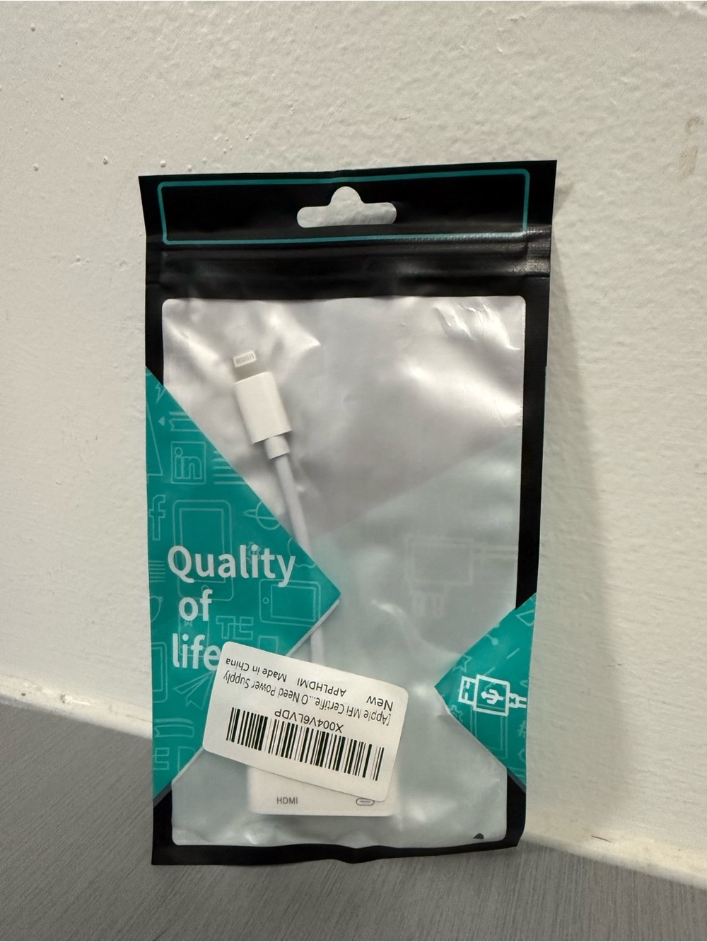 iPhone Lightning to HDMI Adapter – New